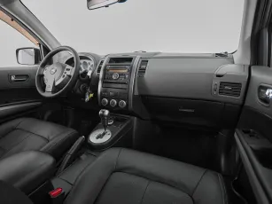 Nissan  10