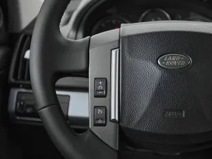 Land Rover  11