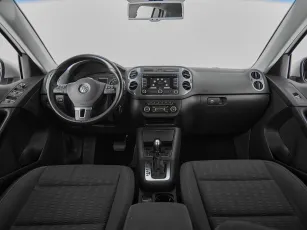Volkswagen  8