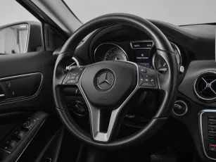 Mercedes-Benz  10