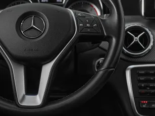 Mercedes-Benz  12