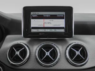 Mercedes-Benz  14
