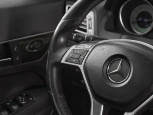 Mercedes-Benz  12
