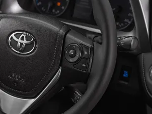 Toyota  12