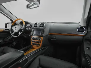 Mercedes-Benz  11