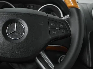 Mercedes-Benz  14
