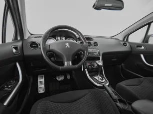 Peugeot  8