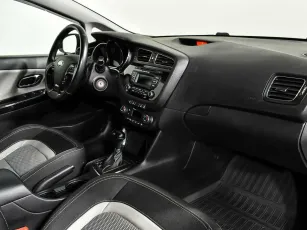Kia  8