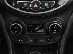 Hyundai  15