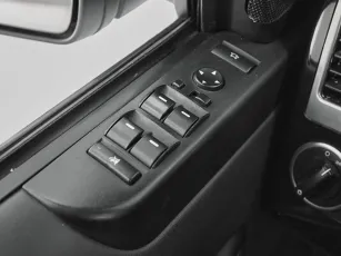 Land Rover  13