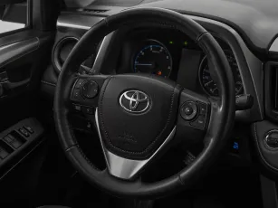 Toyota  8