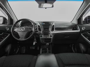 SsangYong  8