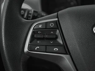 Hyundai  11