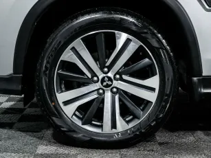 Mitsubishi  6