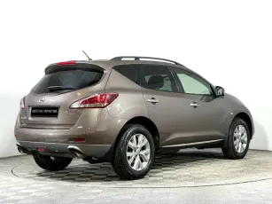 Nissan  5