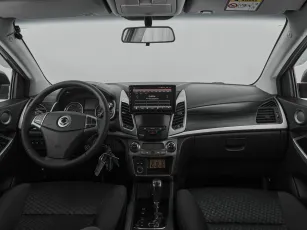 SsangYong  8