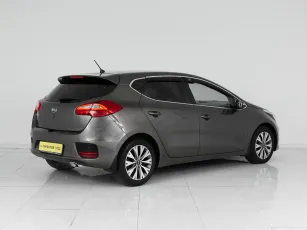 Kia  6