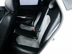 Kia  10