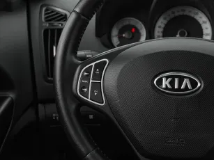 Kia  12
