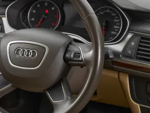 Audi  12