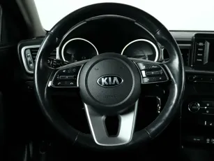 Kia  15