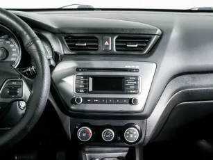 Kia  9