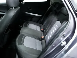 Kia  12