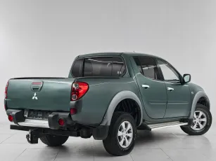 Mitsubishi  6