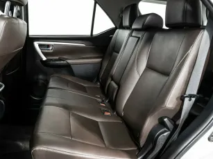 Toyota  16