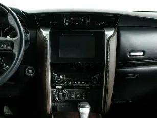 Toyota  9