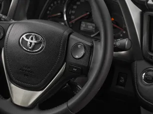 Toyota  12