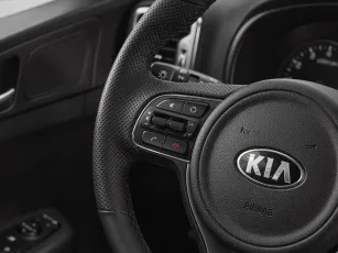 Kia  11