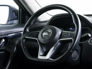 Nissan  10