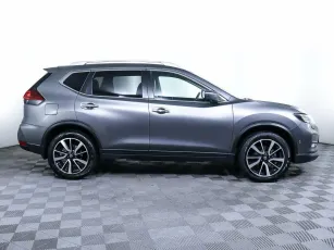 Nissan  4