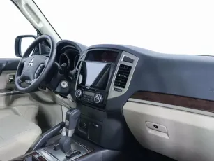 Mitsubishi  9