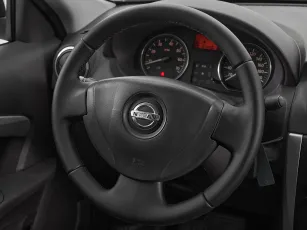 Nissan  10