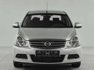 Nissan  2