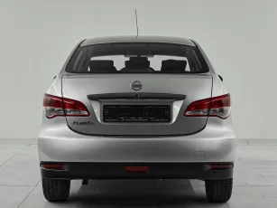 Nissan  5