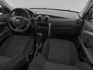 Nissan  9