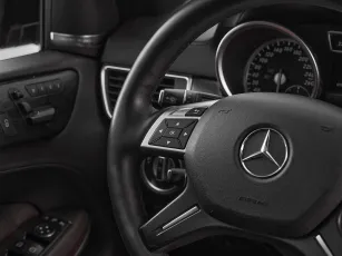 Mercedes-Benz  12