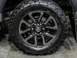 Toyota  9