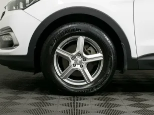 Hyundai  9
