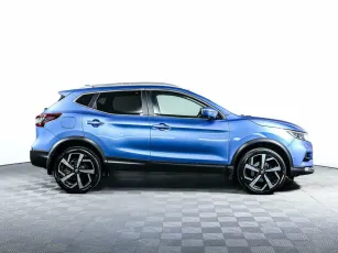 Nissan  4