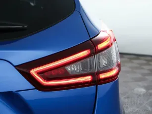 Nissan  8
