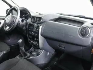 Nissan  5
