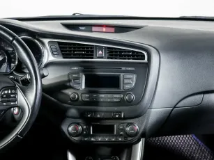 Kia  12