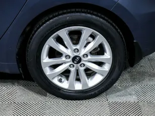 Kia  8