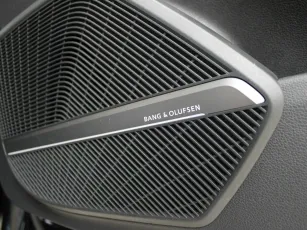 Audi  16