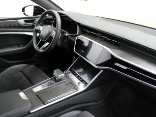 Audi  10