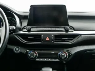 Kia  8